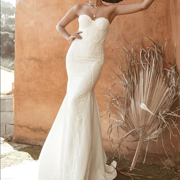 NWT wedding dress Lovely Bridal 2021 Collection - Picture 1 of 8